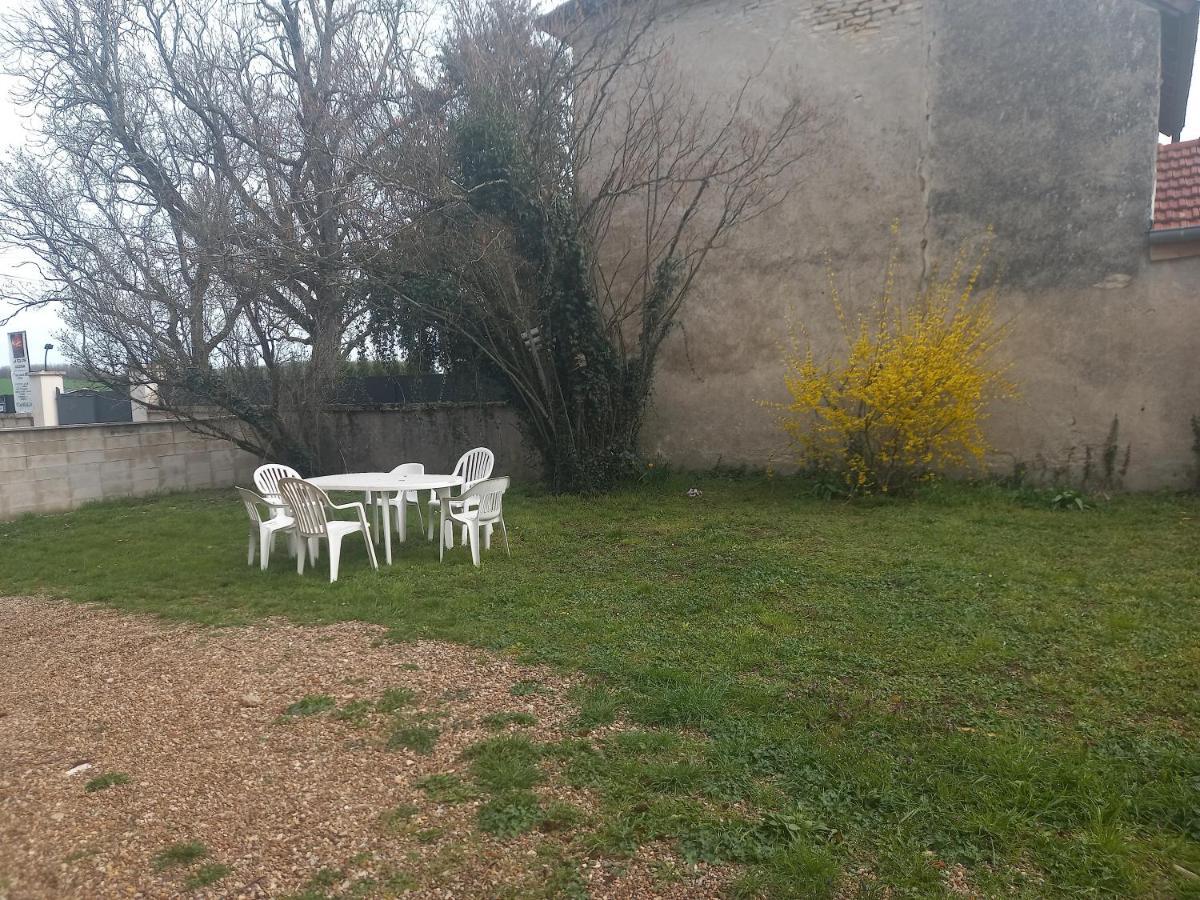 L'Univers, Vous Et Nous Pouilly-sur-Vingeanne Zewnętrze zdjęcie
